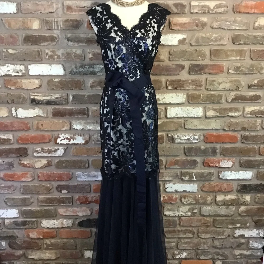 Tadashi Shoji Navy and White Lace Maxi Dress - Picture 3 of 10